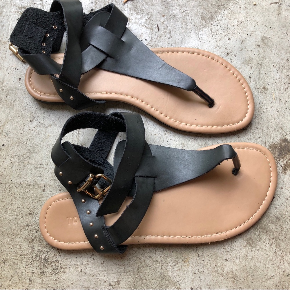 NWOT Torrid black strappy stud thong sandals 8.5